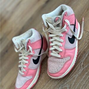 Pink nike dunks